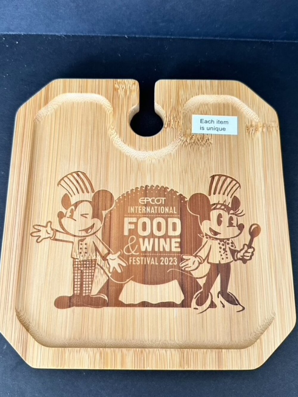 Disney Epcot 2023 Food and Wine Festival Mickey Minnie Wooden Cutting Board NEW